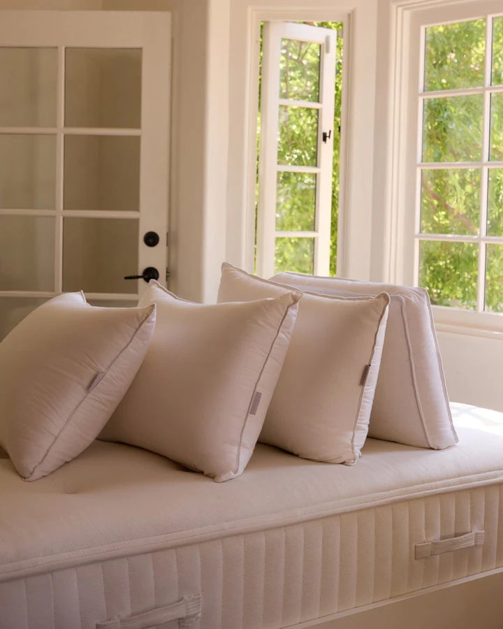 Down Alternative Pillow thumbnail 2